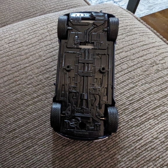 Die Cast Mini Copper. Made in China. Doors open and close. - Picture 3 of 5